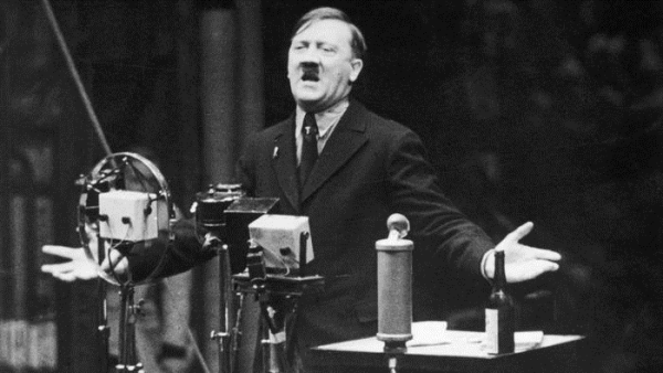 Adolf Hitler Haqqında